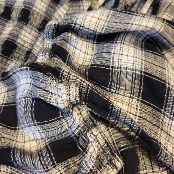 Knox Rose Sz M Black White Plaid LS Full Button Smocked Rayon Flannel Blouse - Picture 7 of 9